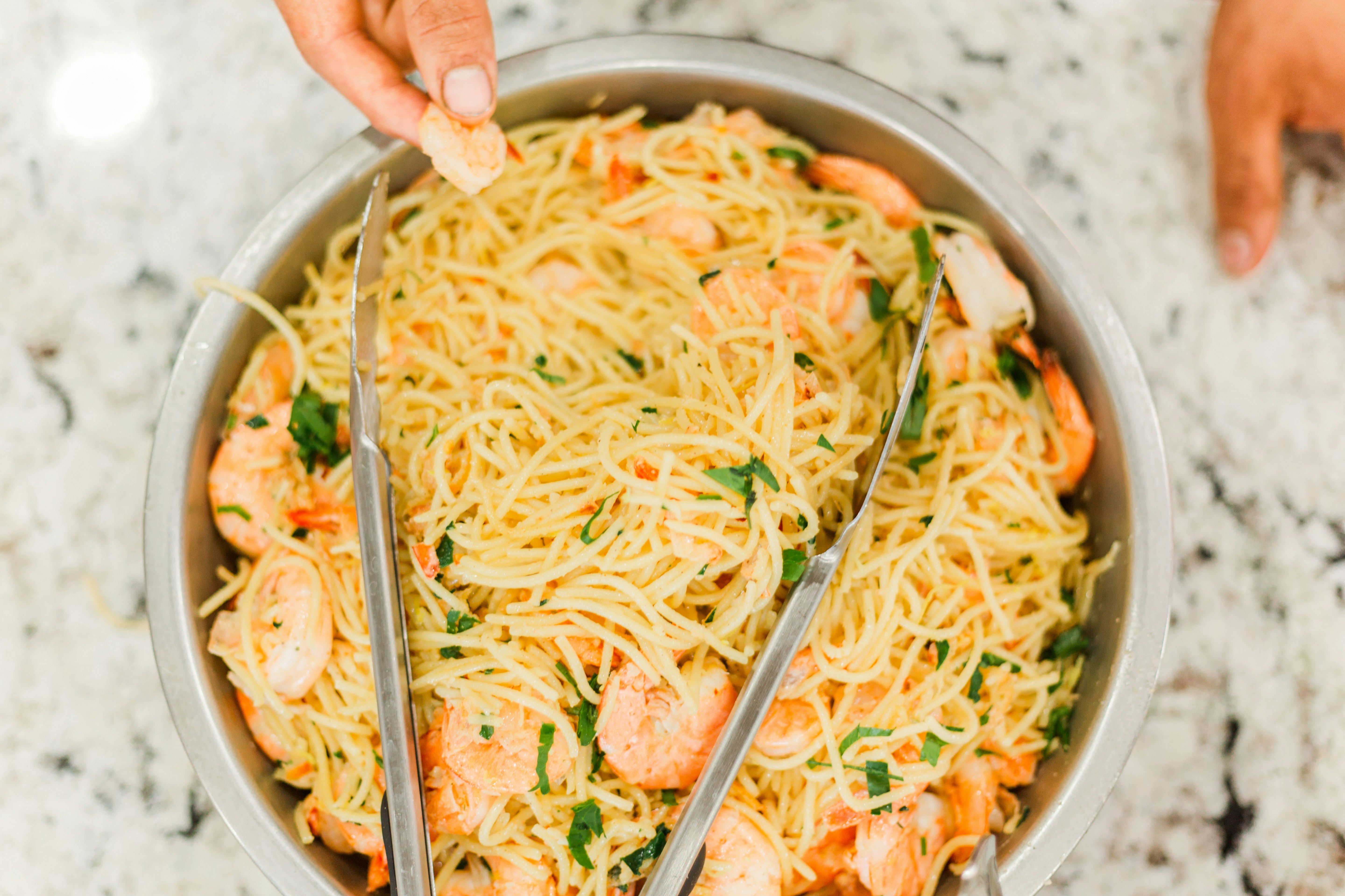 Foto de la receta Pasta con ajo y langostinos